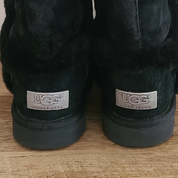 🔥UGG Carter Black Water-Resistant Suede Sheepskin Boots Size 7 - Picture 5 of 12